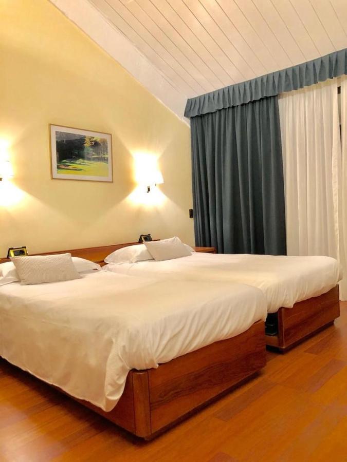 Golf Hotel La Pinetina Appiano Gentile Exterior foto